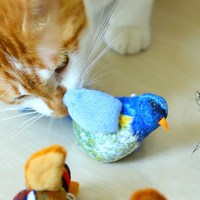 Brinquedos interativos para gatos com som de pássaro realista e pena