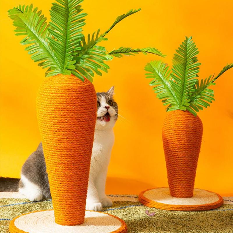 Poste rascador para gatos de sisal y zanahoria